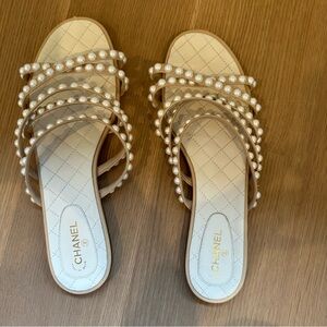 NUDE CHANEL SLIDES SIZE 41